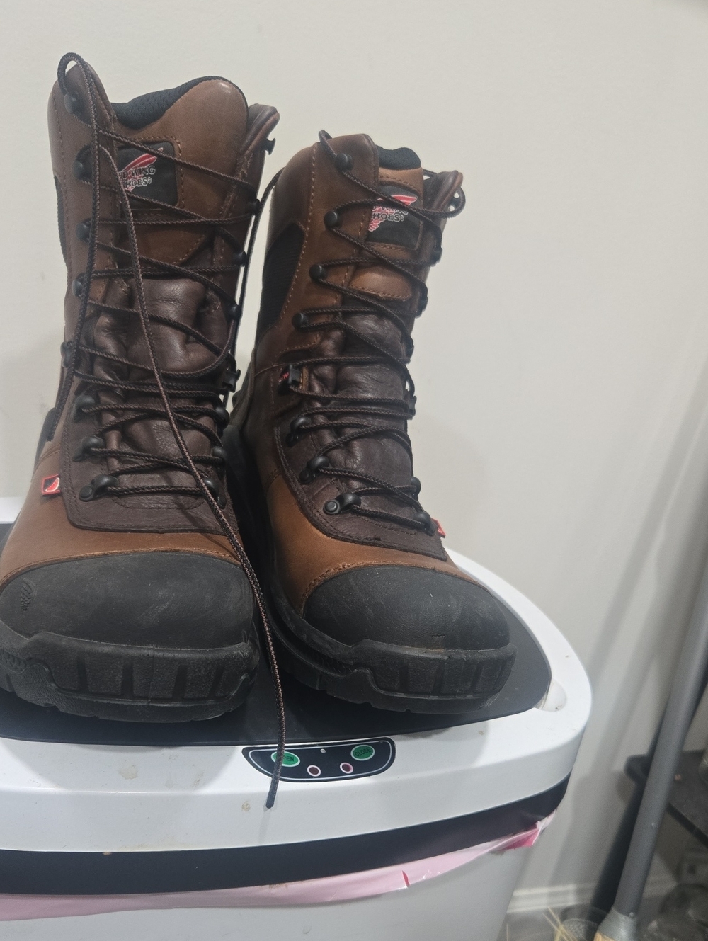 Men's Brown Lace-Up Work Boots Red Wing Boots with Rugged Toe and Support